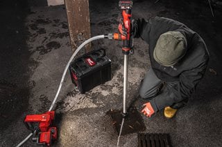 Milwaukee M12 BSWP-0 Akku-Transferpumpe