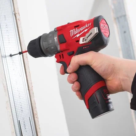 Milwaukee M12 FPDX-202X Akku-Schlagbohrschrauber