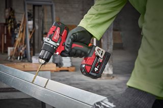 Milwaukee M18 CBLDD-402C Kompakt-Bürstenloser Akku-Bohrschrauber