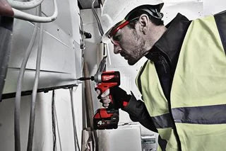Milwaukee M18 CBLID-402C Kompakt-Bürstenloser 1/4" HEX-Akku-Schlagschrauber