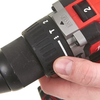 Milwaukee M18 CBLPD-202C Kompakt-Bürstenloser Akku-Schlagbohrschrauber