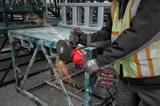 Milwaukee M18 FHSAG125XPDB-552X Akku-Winkelschleifer