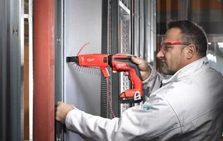 Milwaukee M18 FSGC-202X Trockenbauschrauber mit Magazinvorsatz