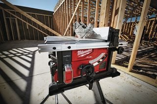 Milwaukee M18 FTS210-121B Akku-Tischkreissäge