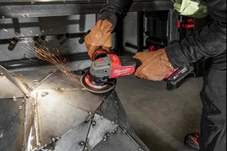 Milwaukee M18 ONEFSAG125XPDB-502X One-Key Akku-Winkelschleifer