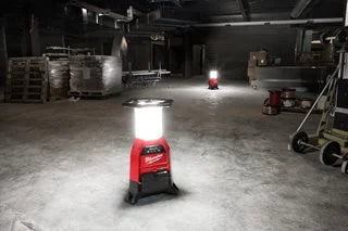 Milwaukee M18 ONESLDP - 0 Akku-Standleuchte