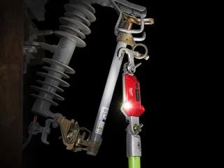 Milwaukee L4 HSL-301 Akku-Leuchte für Hochspannungsarbeiten