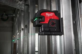 Milwaukee M12 CLL4P-0C Kreuzlinienlaser mit Vier Lotpunkten