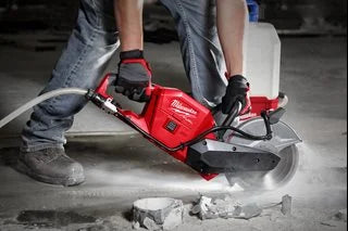 Milwaukee M18FCOS230-121 Akku-Trennschleifer