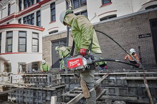 Milwaukee MXFCVBC-602 Akku-Betonverdichter